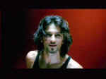 Tarkan2001_144.jpg (39919 bytes)